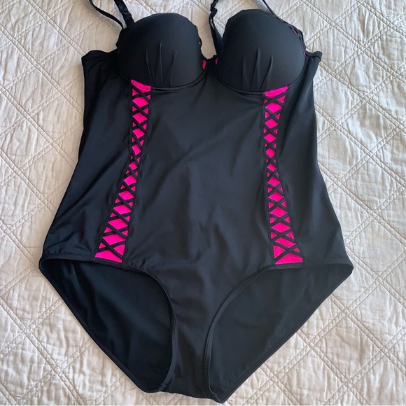 torrid Swim Torrid Size 3 Black Builtin Bra With Removable Pads One